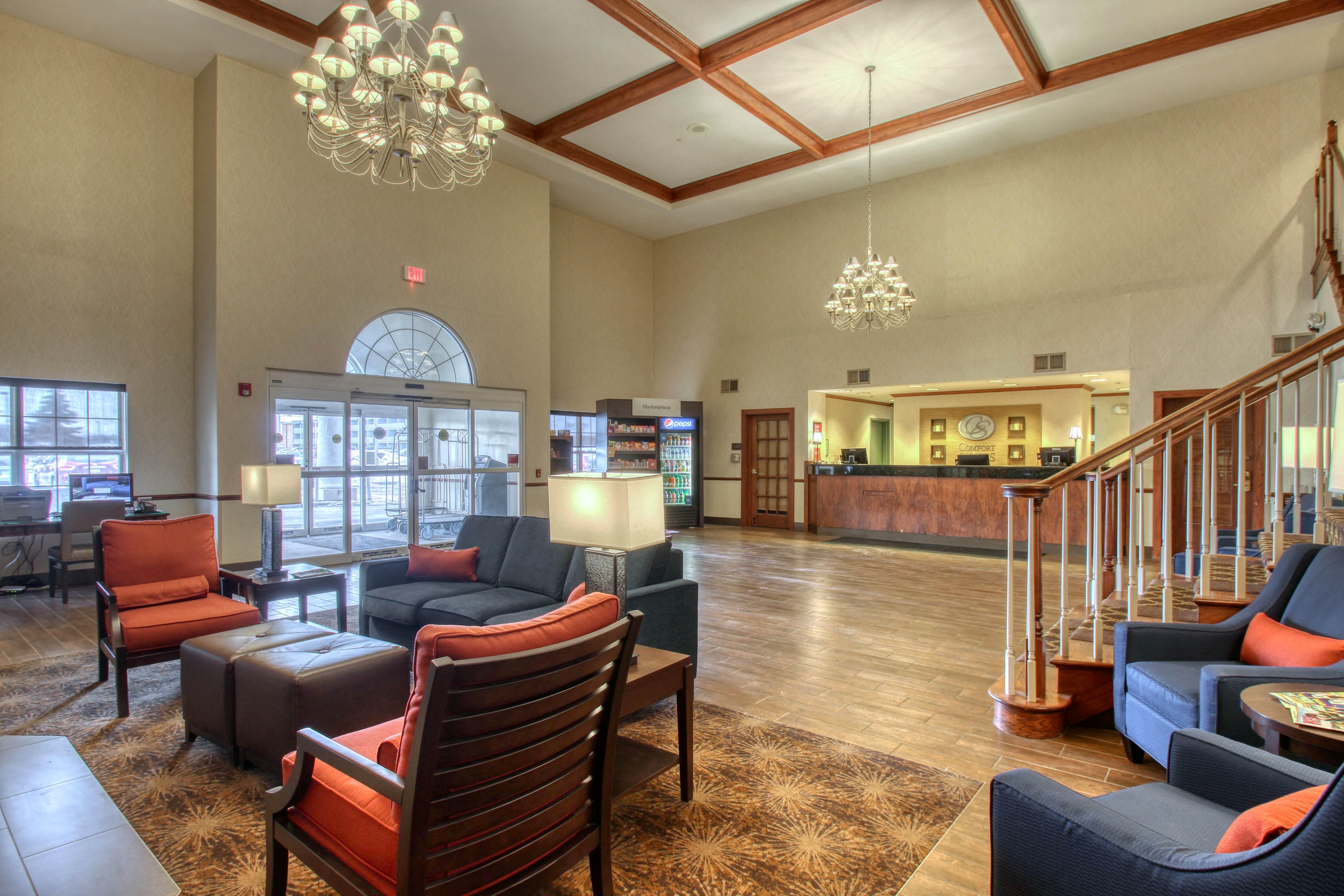 Comfort Suites Milwaukee Airport Oak Creek Exterior foto